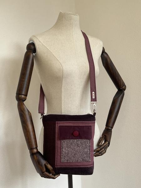 "Flickenwerk II mit Tasche" - AUBERGINE-PFLAUME